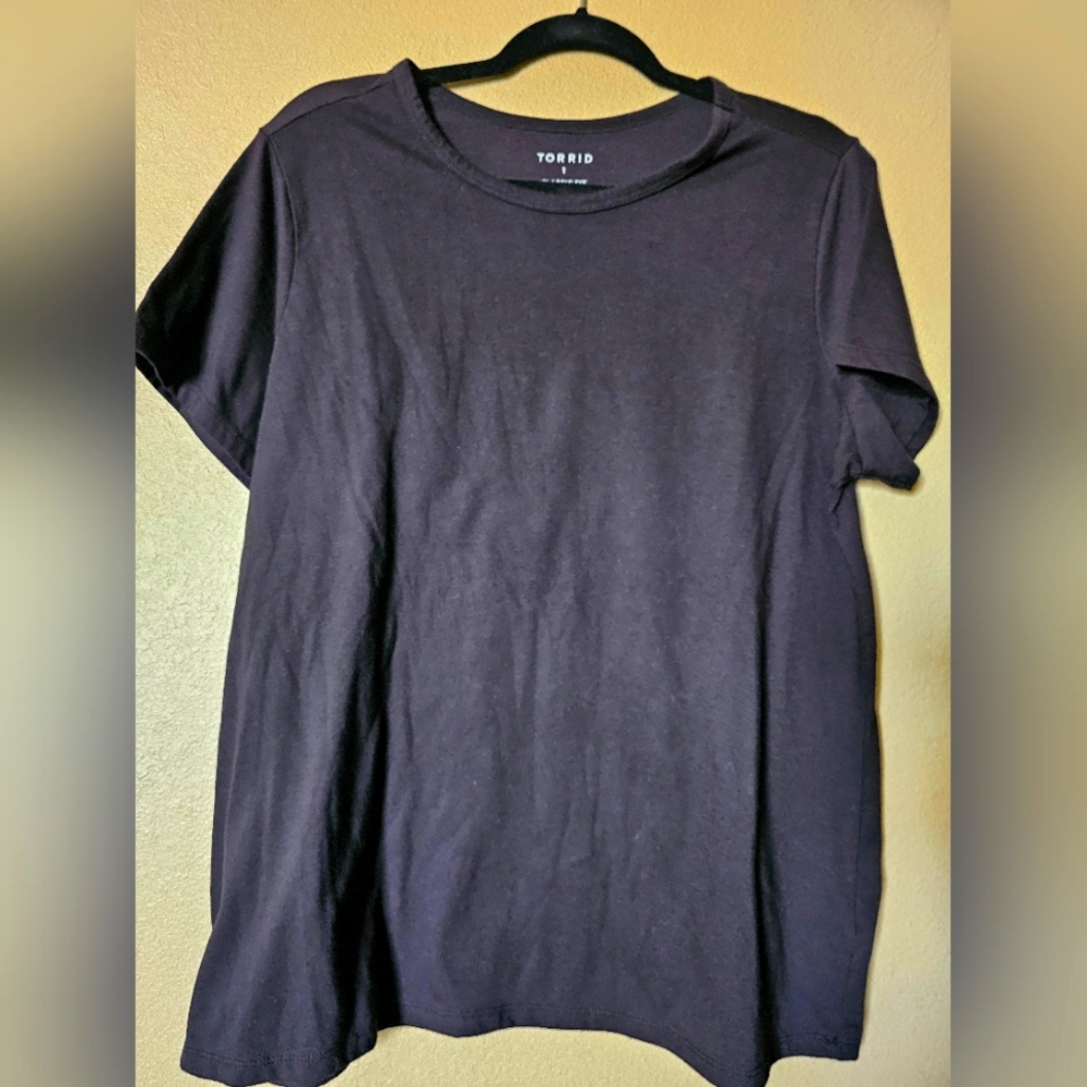 Torrid Black T-Shirt Size 1